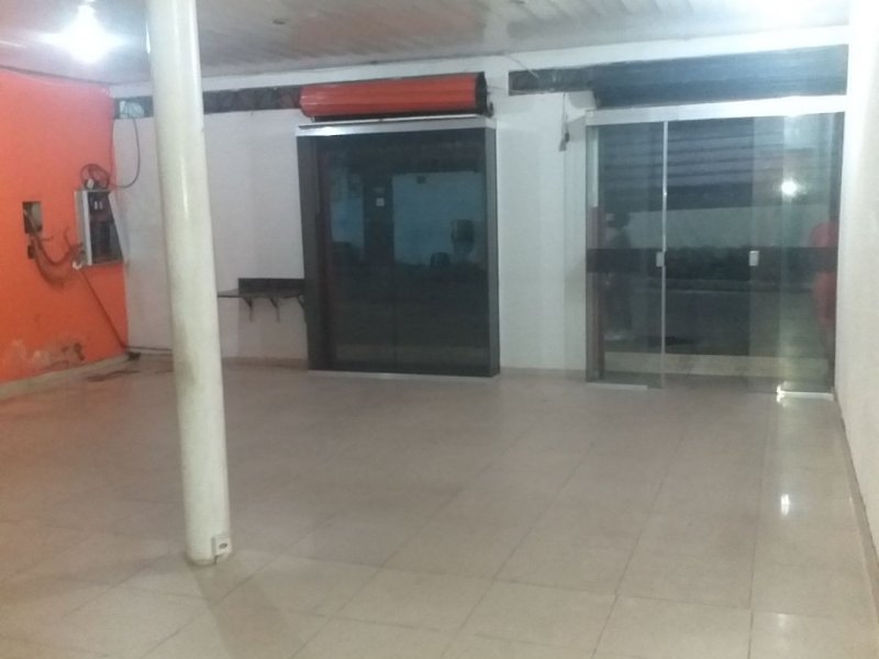 Casa à venda Cidade Nova com 160m² e 2 quartos por R$ 270.000 - 1289164213-357ad67c-6e31-4d3b-93ed-648507a2a8a9.jpg