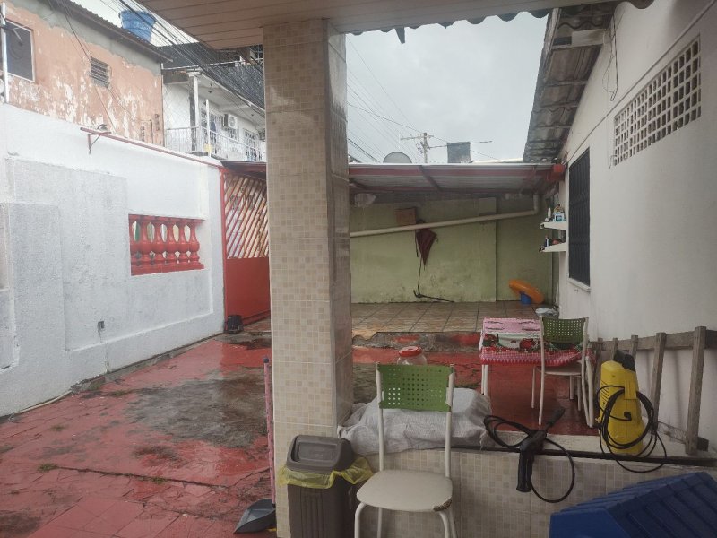 Casa à venda Parque 10 de Novembro com 60m² e 3 quartos por R$ 200.000 - 1789777076-inbound3849844239888753227.jpg