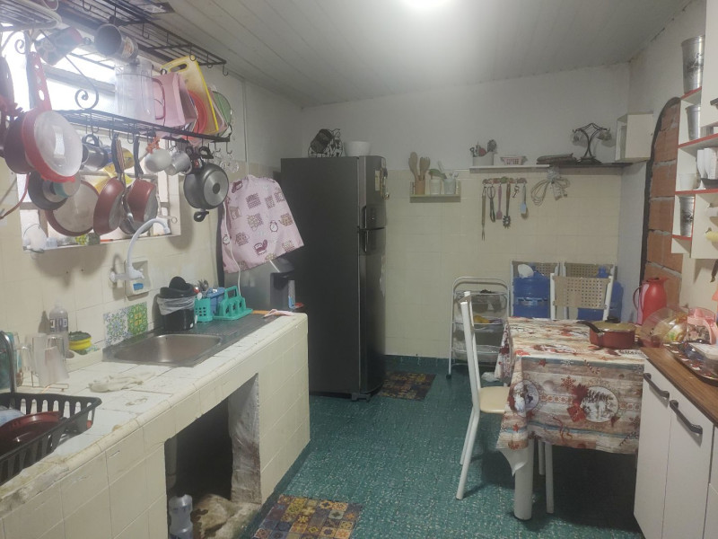 Casa à venda Parque 10 de Novembro com 60m² e 3 quartos por R$ 200.000 - 1ed4eb1f-03d8-4e38-a76a-ae5b7329b0d0.jpg