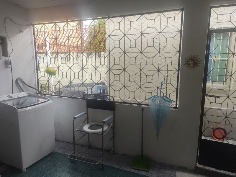 Casa à venda Parque 10 de Novembro com 60m² e 3 quartos por R$ 200.000 - 3d845104-aa36-4eb0-b87e-b88ccd4314e4.jpg