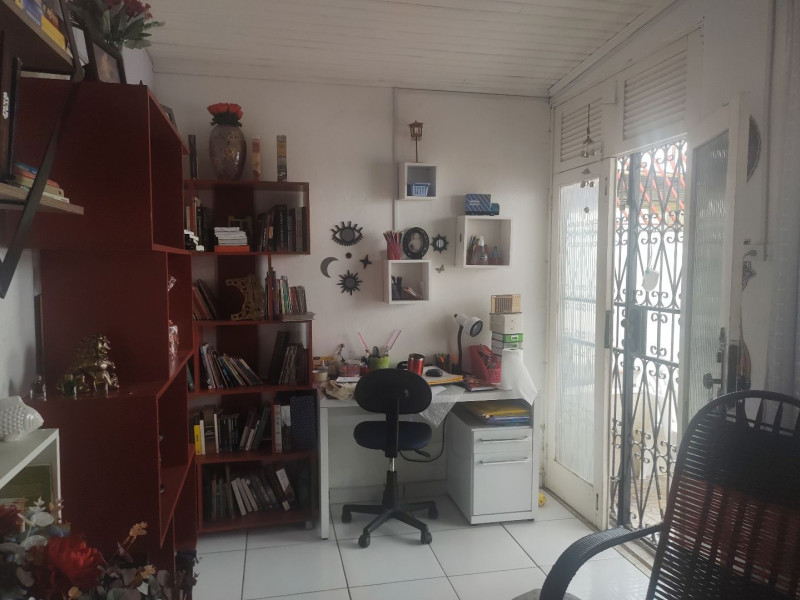 Casa à venda Parque 10 de Novembro com 60m² e 3 quartos por R$ 200.000 - 3e2fc91a-dc04-42d6-a1f1-b770c530c7f9.jpg