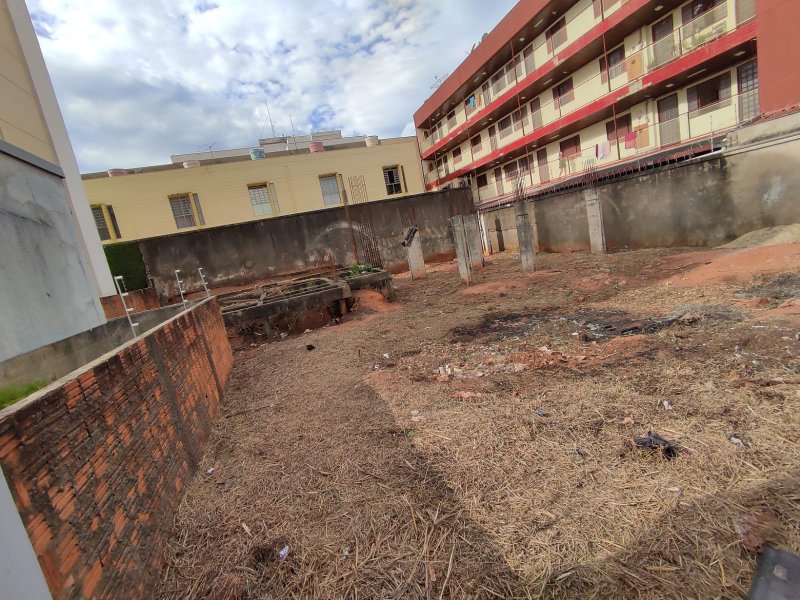 Terreno à venda Jardim Araxa com 356m² e 1 quarto por R$ 85.000 - 31784863-img-20210717-wa0032.jpg