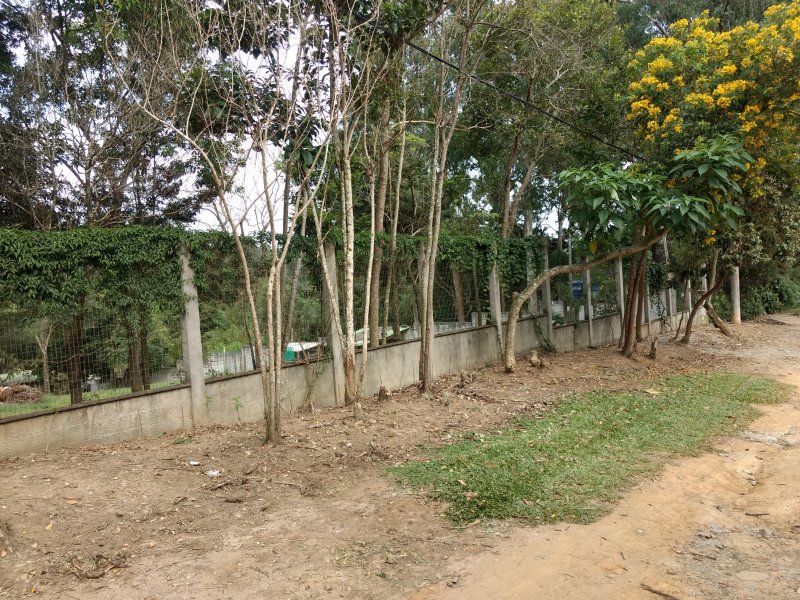 Terreno à venda Praia Azul com 3000m² e 1 quarto por R$ 650.000 - 964941377-vista-da-rua-cerca-frontal.jpg