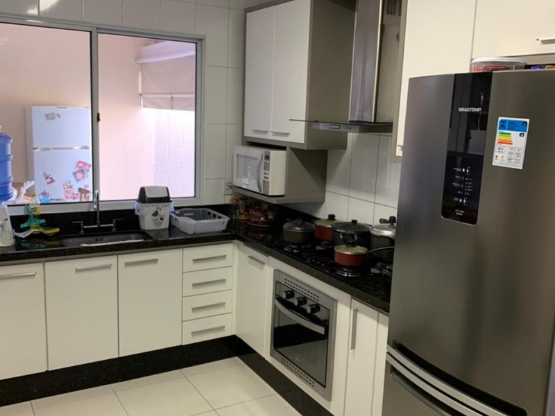 Casa de condomínio à venda Jardim San Marino com 300m² e 4 quartos por R$ 880.000 - 544683427-cozinha.jpeg