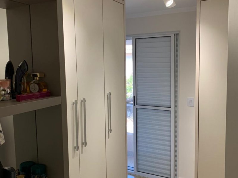 Casa de condomínio à venda Jardim San Marino com 300m² e 4 quartos por R$ 880.000 - 935086296-closet.jpeg