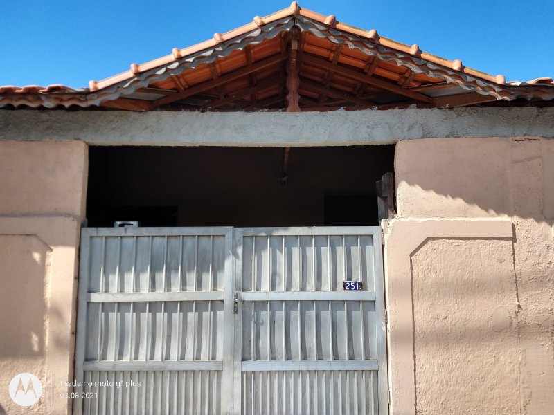 Casa à venda SAMAMBAIA com 161m² e 3 quartos por R$ 210.000 - 2119748795-img-20210804-130158159-hdr.jpg