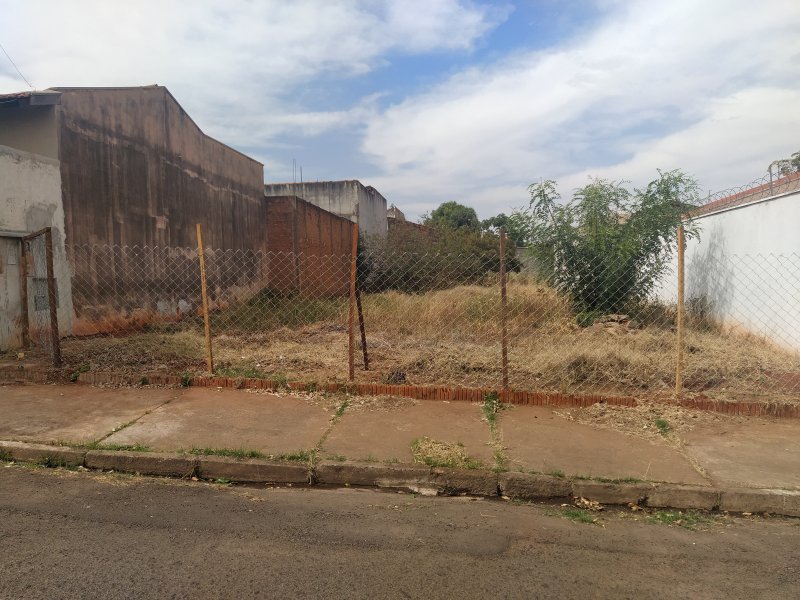 Terreno à venda Jardim Urupês com 240m² e 1 quarto por R$ 150 - 288685695-img-20210805-114537.jpg