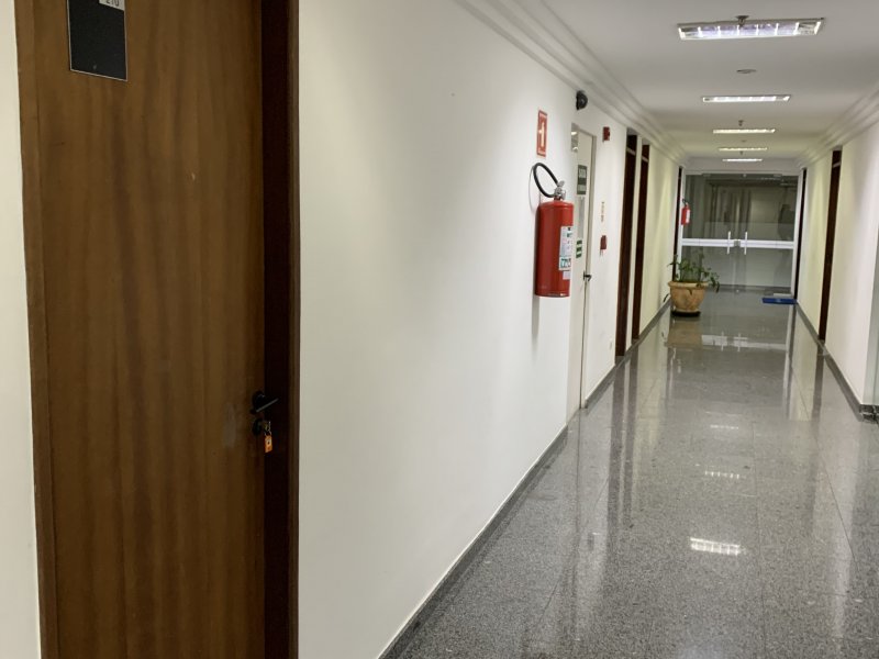 Comercial para alugar Centro Empresarial Tamboré com 55m² e 1 quarto por R$ 1.350 - 2099434457-img-4788.jpg