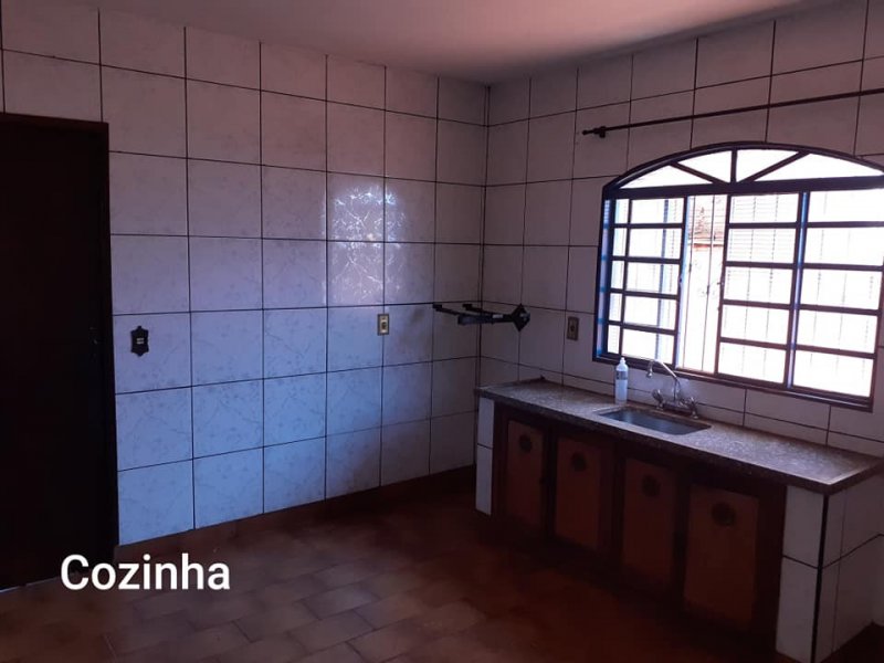 Casa à venda Centro com 230m² e 3 quartos por R$ 200.000 - 1772519021-140679004-3608877709230108-7875282679356069801-n.jpg