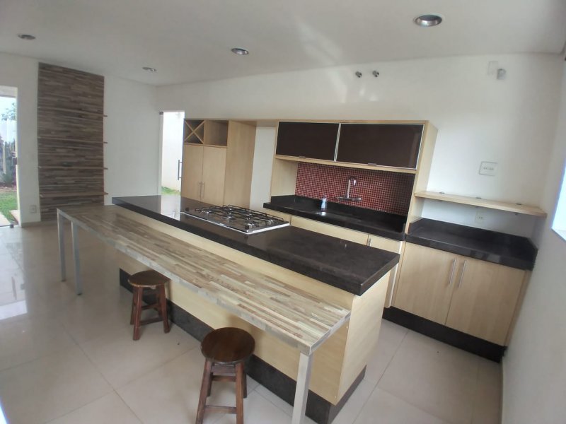 Casa à venda Pompéia com 286m² e 3 quartos por R$ 700.000 - 73803474-img-20210805-wa0060.jpg