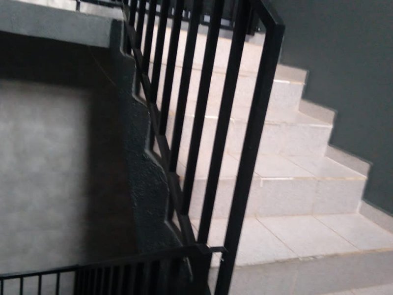 Casa à venda Jardim Araucária com 199m² e 3 quartos por R$ 360.000 - 1227686893-8-vista-da-escada-para-andar-superior.JPG
