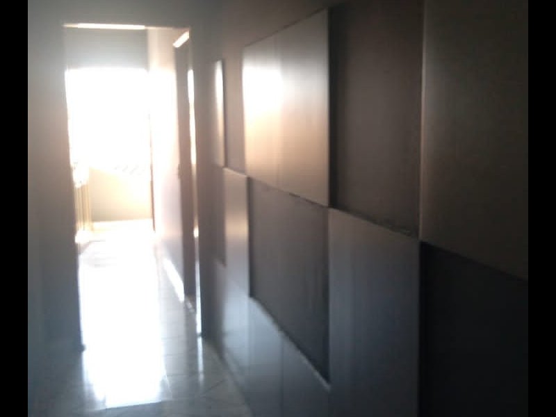 Casa à venda Jardim Araucária com 199m² e 3 quartos por R$ 360.000 - 1819197769-9-corredor-lado-direito-apos-subir-escada-acesso-ao-quarto-do-meio-e-suite.JPG