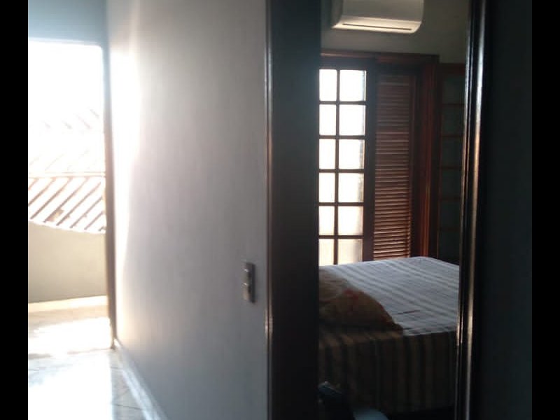 Casa à venda Jardim Araucária com 199m² e 3 quartos por R$ 360.000 - 414217573-14-acesso-a-suite-lado-direito-do-corredor.JPG