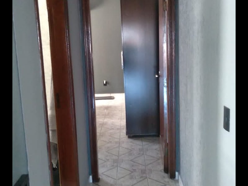 Casa à venda Jardim Araucária com 199m² e 3 quartos por R$ 360.000 - 519158432-10-corredor-lado-esquerdo-apos-subir-escada.JPG