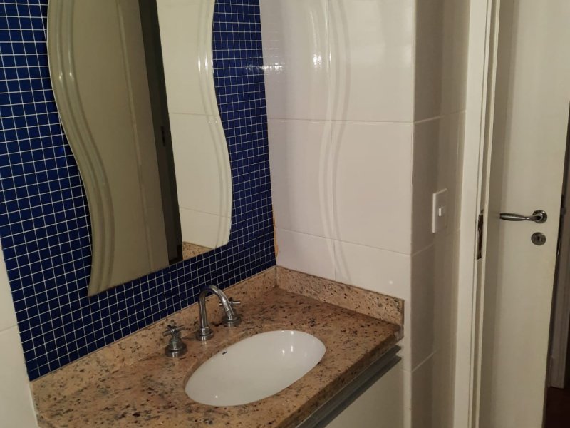 Apartamento à venda Vila Gumercindo com 112m² e 4 quartos por R$ 799.500 - 1011764592-banheiro-carredor-1.jpeg
