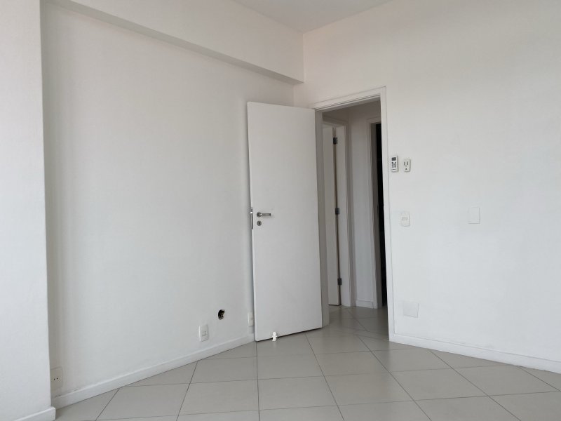Apartamento à venda Barra da Tijuca com 80m² e 2 quartos por R$ 485.000 - 1716929909-img-2164.JPEG