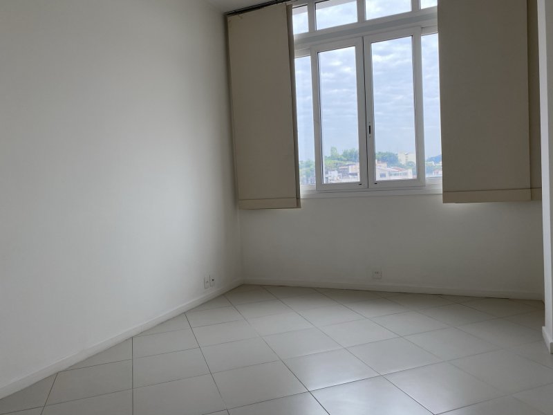 Apartamento à venda Barra da Tijuca com 80m² e 2 quartos por R$ 485.000 - 679541619-img-2174.JPEG