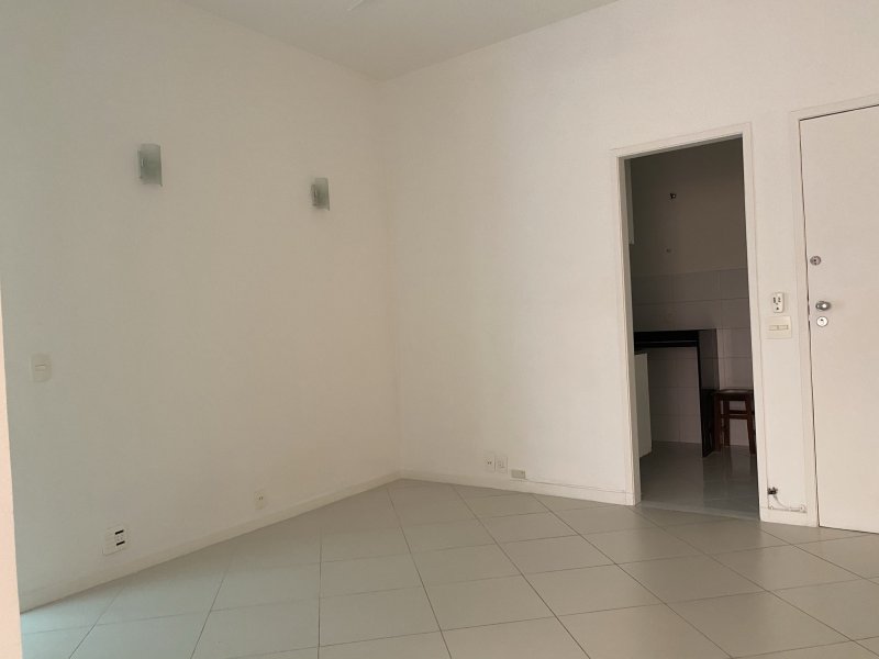 Apartamento à venda Barra da Tijuca com 80m² e 2 quartos por R$ 485.000 - 685210933-img-2156.JPEG