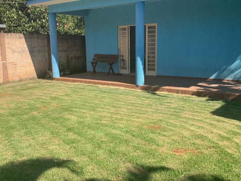 Chácara à venda Estância Conceicao com 700m² e 4 quartos por R$ 750.000 - 1944249272-casa-lau-fundo-casa.jpg