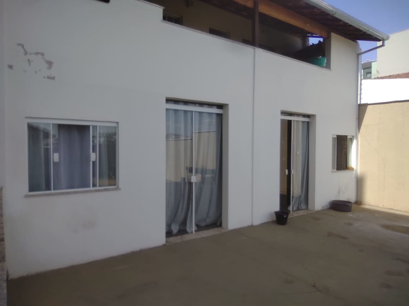 Casa à venda Santa Luiza com 257m² e 2 quartos por R$ 650.000 - foto-2.jpeg
