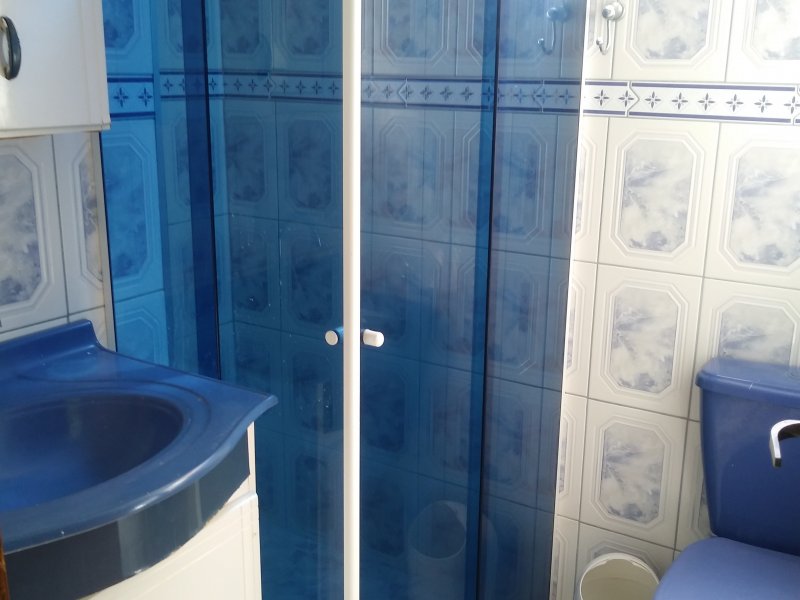 Apartamento à venda Demarchi com 57m² e 2 quartos por R$ 250.000 - 2066601930-banheiro1.jpg