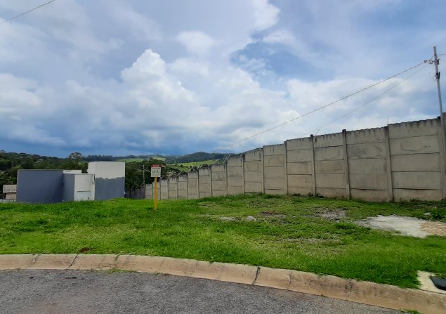 imóvel com 315m²