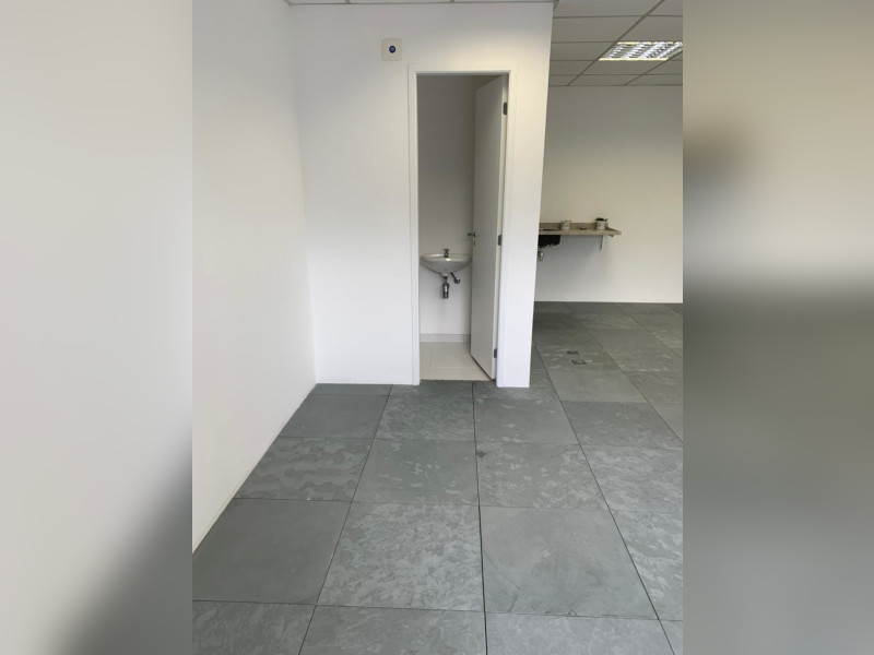 Comercial à venda Vila Mariana com 39m² e 1 quarto por R$ 360.000 - photo-2021-08-28-19-27-52.jpg