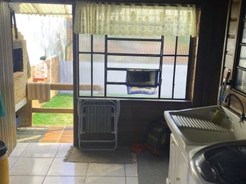 Casa à venda Ponta Grossa com 74m² e 4 quartos por R$ 260.000 - 43599505-ahr0chm6ly9pbwcub2x4lmnvbs5ici9pbwfnzxmvmzmvmzm0mtq1ota4ndkxode3lmpwzw.jpg