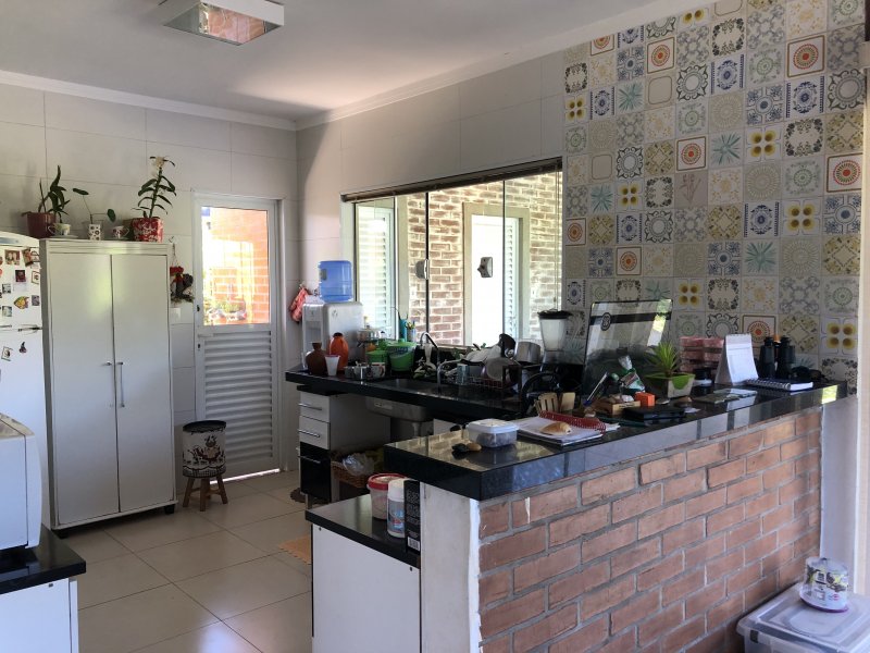 Casa de condomínio à venda Centro com 220m² e 3 quartos por R$ 670.000 - 2141367499-f9a82da2-254b-423c-9dc3-89a759a8b117.jpeg