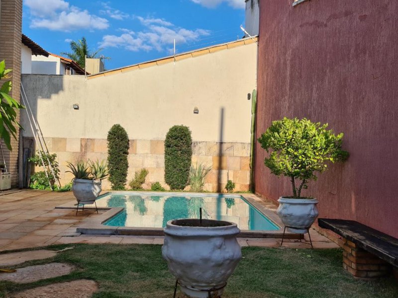Casa à venda MORADA DA COLINA com 280m² e 3 quartos por R$ 1.680.000 - 2144093003-piscina-2.jpg