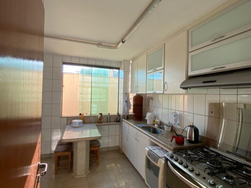 Casa à venda MORADA DA COLINA com 280m² e 3 quartos por R$ 1.680.000 - 506758542-cozinha.jpg