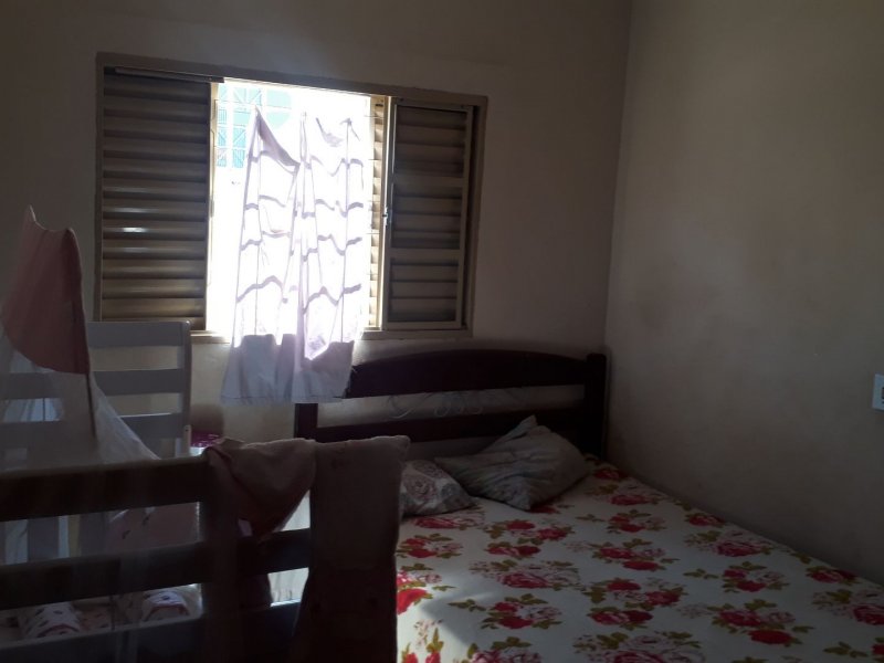 Casa à venda Centro com 252m² e 2 quartos por R$ 120.000 - 1441585927-851f1a53-1525-402f-8746-8374066c717b.jpg
