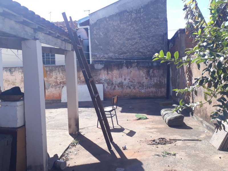 Casa à venda Centro com 252m² e 2 quartos por R$ 120.000 - 1450010219-236909bc-03a8-431c-bb9a-c669e3ec04ec.jpg