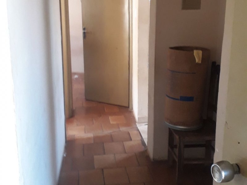 Casa à venda Centro com 252m² e 2 quartos por R$ 120.000 - 1658119539-7945f330-b81f-437b-a481-755f3ece4694.jpg