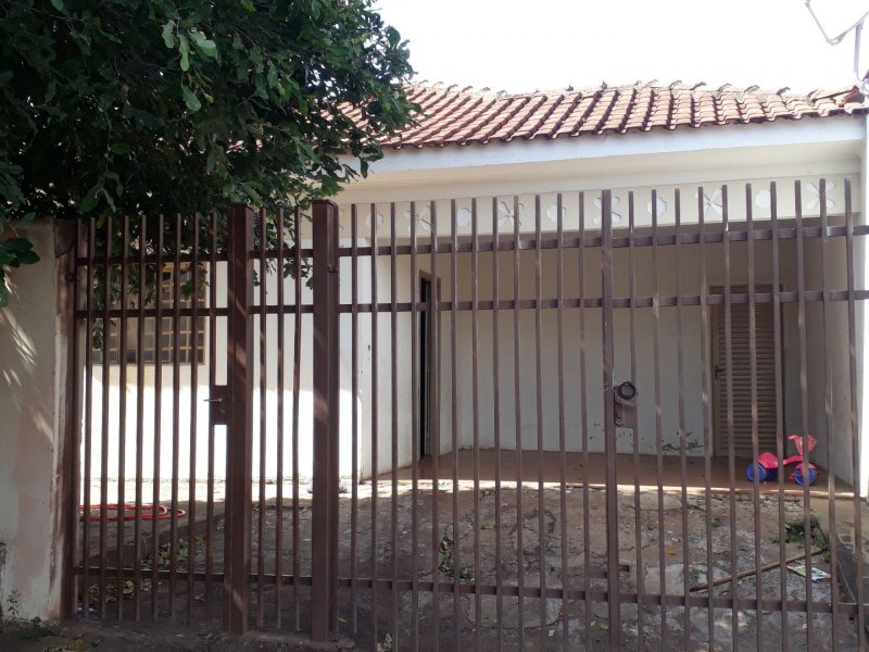 Casa à venda Centro com 252m² e 2 quartos por R$ 120.000 - 2110751320-339efac0-2562-44a9-9fae-a00e412976a1.jpg