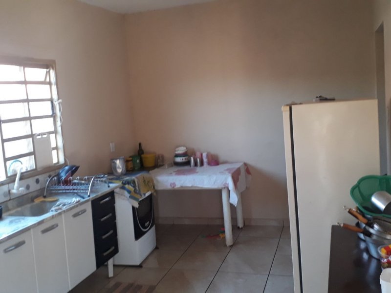 Casa à venda Centro com 252m² e 2 quartos por R$ 120.000 - 852129159-9649a3bd-9e15-41e6-bc24-41fa0ce1f1fb.jpg