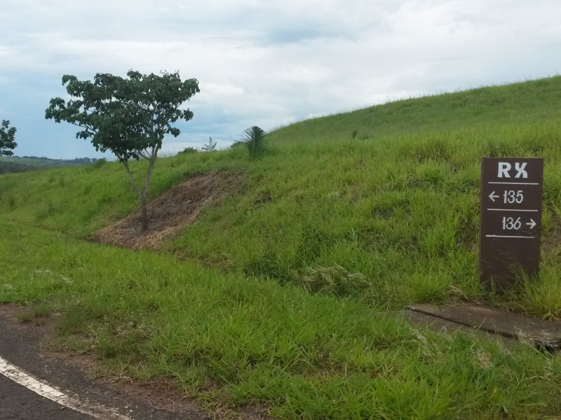 Terreno à venda Centro com 450m² e 1 quarto por R$ 70.000 - 2013918444-20141229-121542.jpg