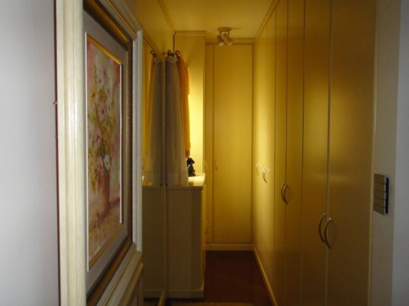 Casa à venda São Sebastião com 453m² e 4 quartos por R$ 1.300.000 - 1979012237-04-suite-master-closet.JPG