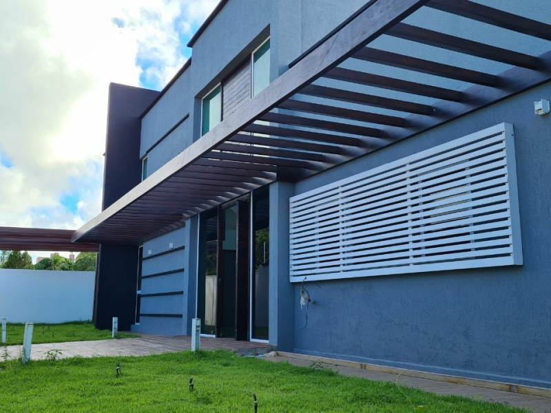 Casa à venda Estados com 300m² e 5 quartos por R$ 1.300.000 - 522d0ae8-53a8-4024-8191-323cc5b57de0.jpg