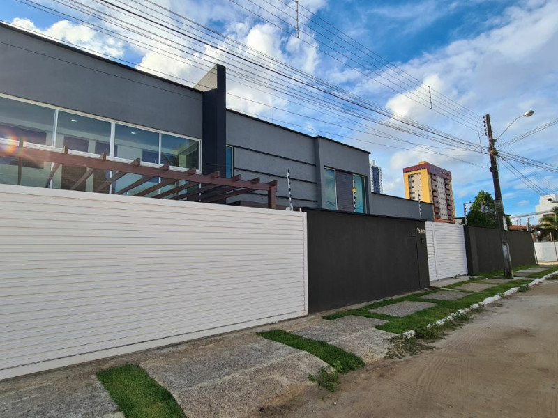 Casa à venda Estados com 300m² e 5 quartos por R$ 1.300.000 - 5b31ebb0-b476-4f12-8738-b7a6a65e0eb8.jpg