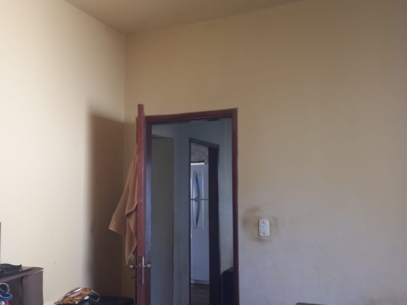 Casa à venda Jardim Maria Lúcia com 119m² e 2 quartos por R$ 180.000 - 2086793739-54115140-25ad-4656-8c56-ea8e652bd643.jpg