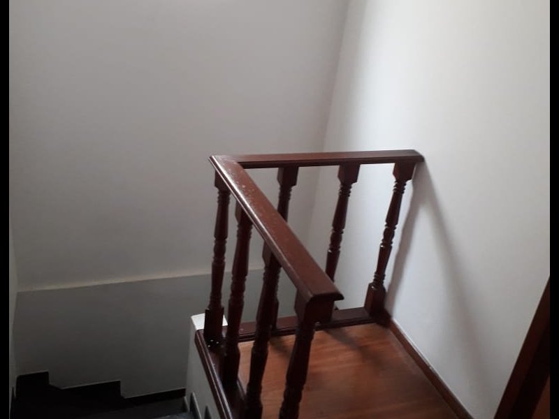 Casa à venda Bortolândia com 160m² e 3 quartos por R$ 680.000 - 309124025-trecho-escada-no-pav-superior.jpg