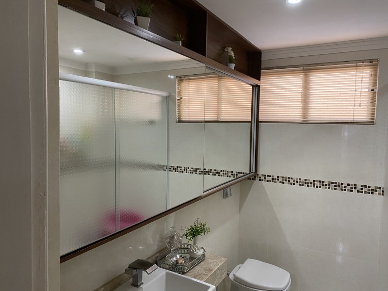 Apartamento à venda Centro com 158m² e 3 quartos por R$ 495.000 - 2116484142-banheiro-da-suite-3.jpg