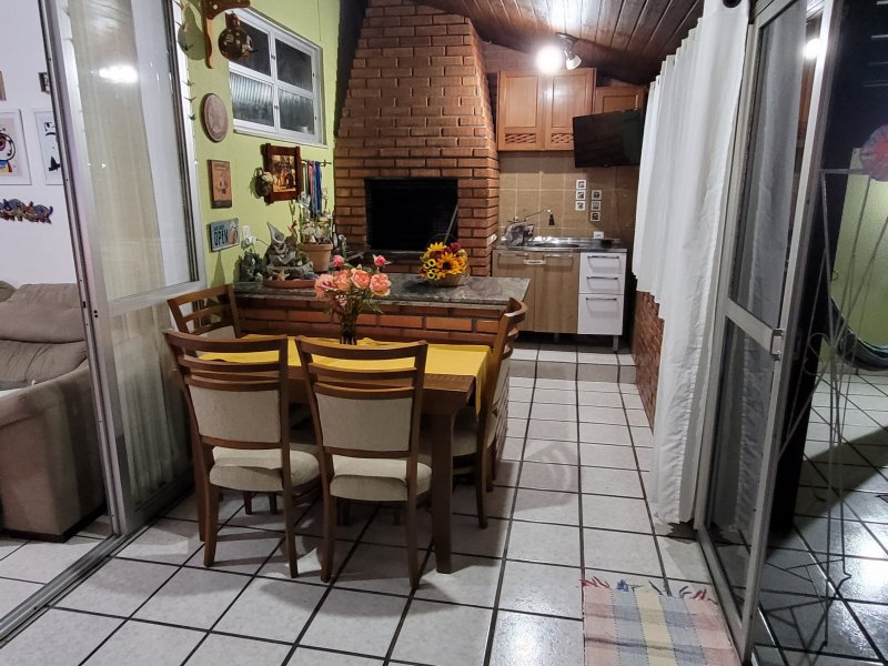 imóvel com 144m² - Trindade - Florianópolis