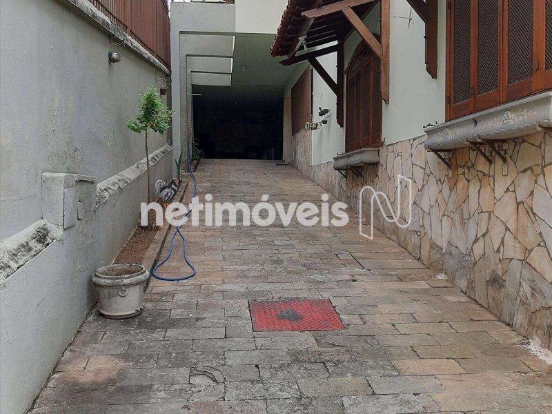 Casa à venda Joao Pinheiro com 497m² e 8 quartos por R$ 990.000 - 1365618404-87b821c2-0-f23-garagem.jpg