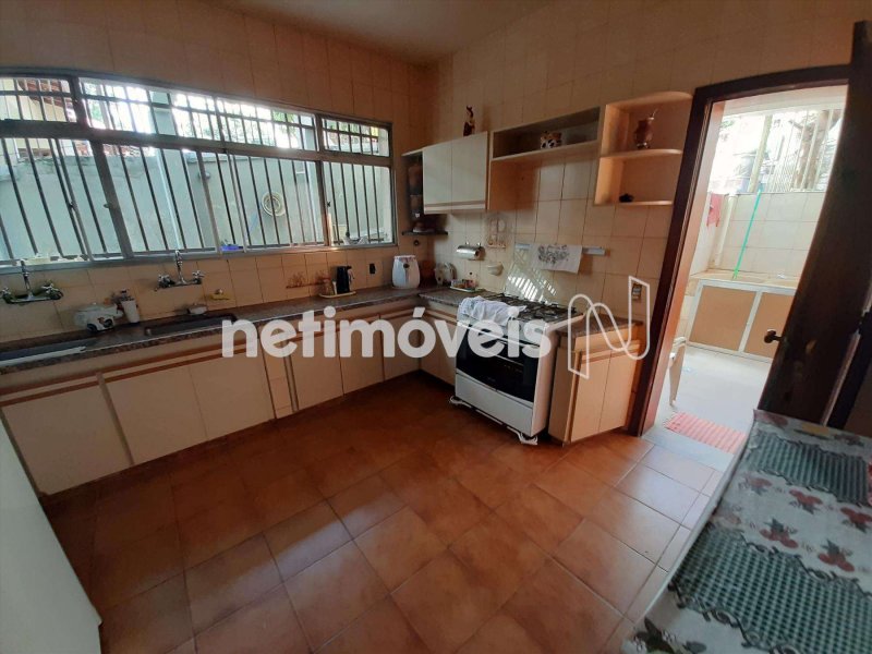 Casa à venda Joao Pinheiro com 497m² e 8 quartos por R$ 990.000 - 1713823449-620810d6-1-f08-cozinha.jpg
