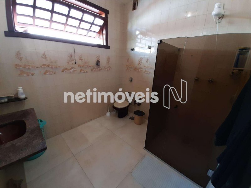 Casa à venda Joao Pinheiro com 497m² e 8 quartos por R$ 990.000 - 40229210-4af7c3ec-8-f13-banho-social.jpg