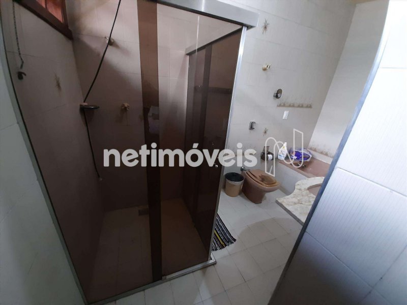 Casa à venda Joao Pinheiro com 497m² e 8 quartos por R$ 990.000 - 557119872-e4015fdf-8-f18-suite-outro-angulo.jpg