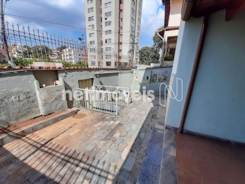Casa à venda Joao Pinheiro com 497m² e 8 quartos por R$ 990.000 - 936600361-8fa4d112-d-f02-varanda.jpg