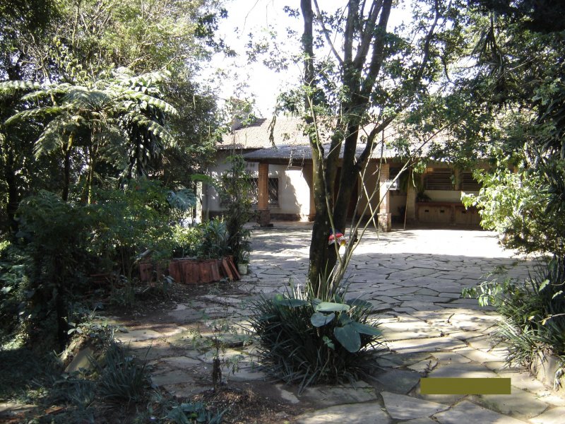 Sítio à venda Jardim Rio Douro com 59000m² e 4 quartos por R$ 3.500.000 - 212942747-sitio-7-vista-lateral-casa-principal.jpg